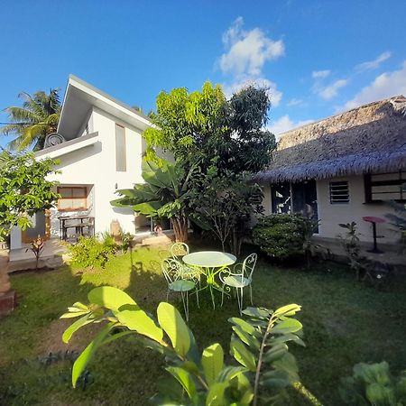 Tokerau Tahiti Hotel Pirae Buitenkant foto